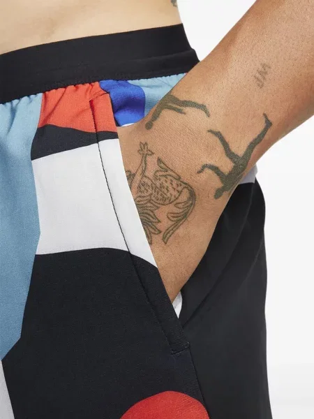 Sportske kratke hlače Nike s cvjetnim printom zelena