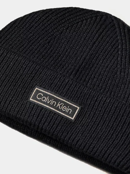 Шапка Calvin Klein черная