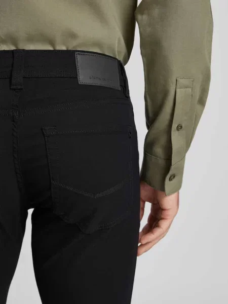 Chinosy o kroju tapered fit z 5 model ‘LYON’ Pierre Cardin czarne