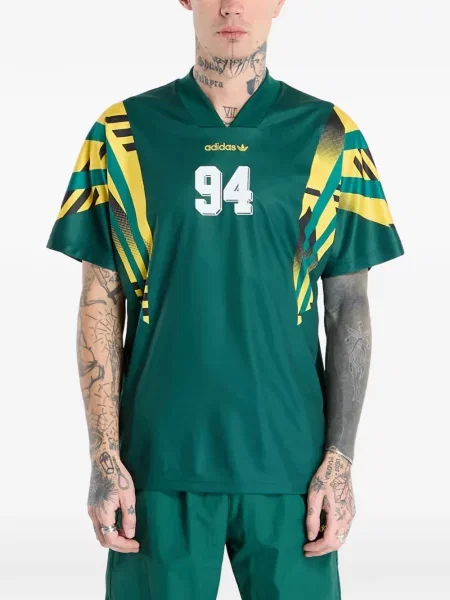 Dlouhé běžecké boty Adidas Terrex s krátkými rukávy s výstřihem do v černé