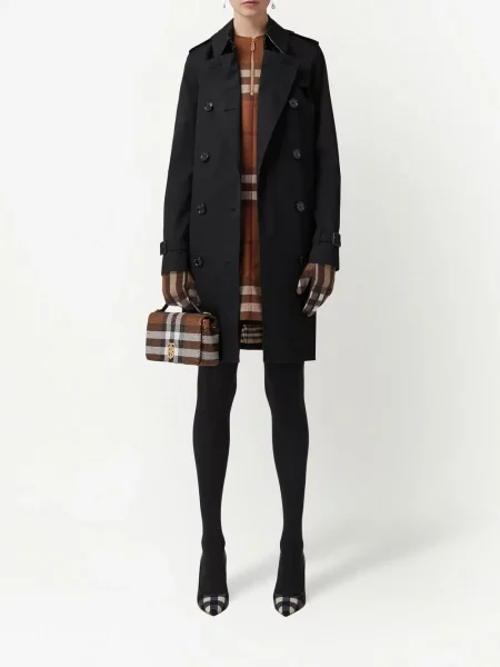 Trenčas Burberry juoda