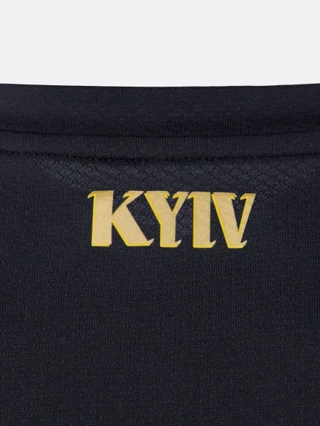Футболка New Balance чорна