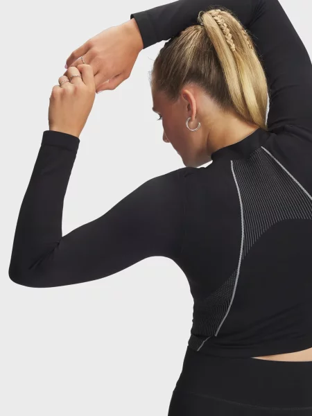 Бесшовный лонгслив Under Armour черный