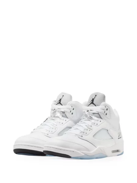 Sneakerși Nike Air Jordan retro alergare alb
