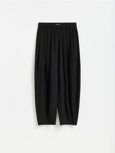 Reserved Pantaloni barrel cu pliuri negru