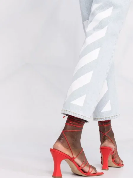 Jeansy Off-white z nadrukiem o krotszym kroju