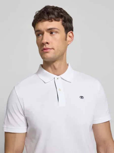 Koszulka polo o kroju regular fit z wyhaftowanym logo model ‘BASIC’ Tom Tailor białe