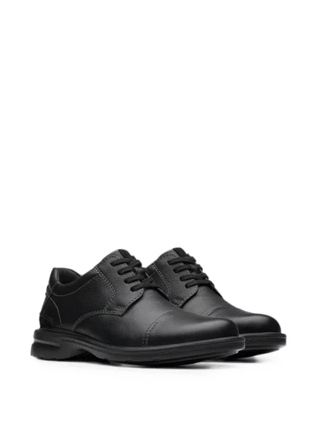 Шапка с козирки Clarks Originals кепър черно