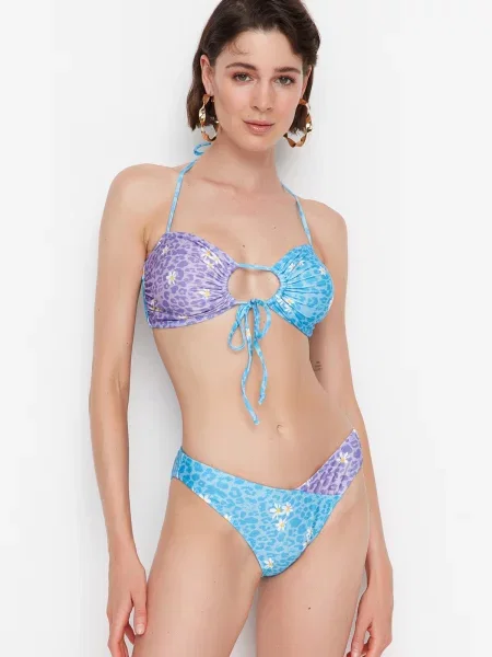 Bikini Trendyol s cvetličnim vzorcem modra