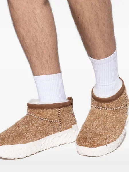 Botine Ugg din piele de căprioară clasici maro