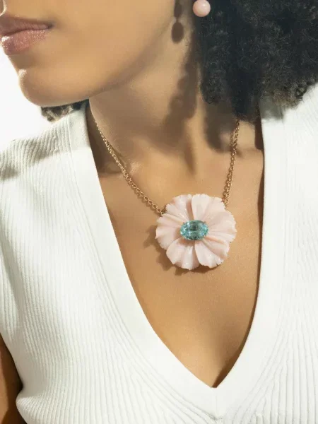 Colier Irene Neuwirth cu model floral roz