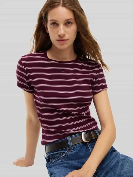 T-shirt o kroju slim fit z mieszanki bawełny Tommy Jeans