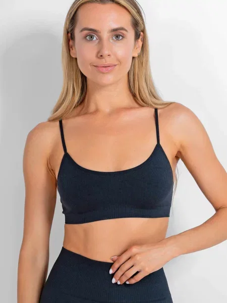 Женская майка на бретелях чорна