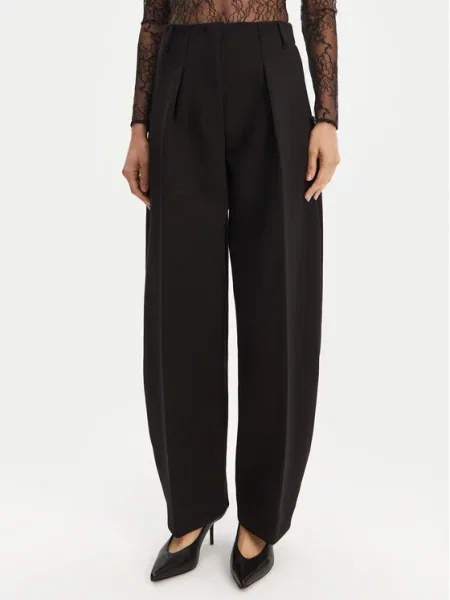 JACQUEMUS Hlače Le Pantalon Ovalo crna