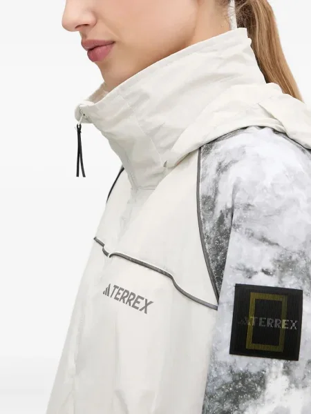 Маратонки Adidas Terrex с връзки на райета с дантела червено