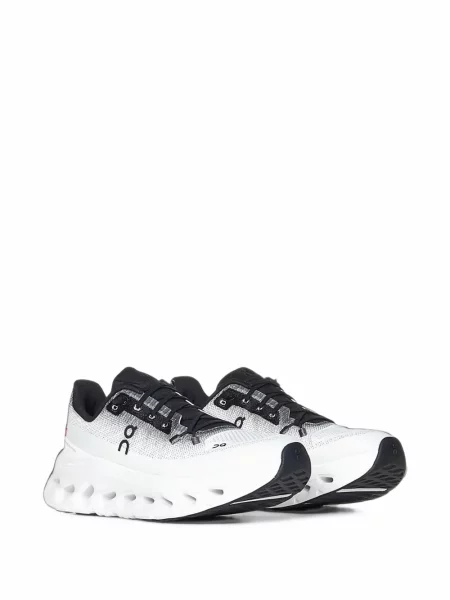 Sneaker On fehér