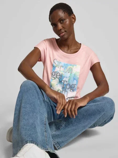 T-shirt z nadrukiem z napisem Christian Berg Woman różowa