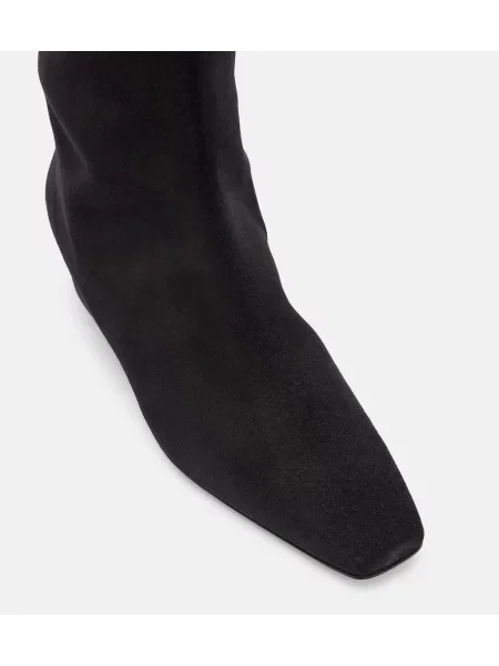 Cizme Manolo Blahnik din piele de căprioară negru