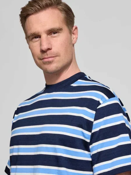 T-shirt o kroju regular fit z okrągłym dekoltem Casual Friday granatowa