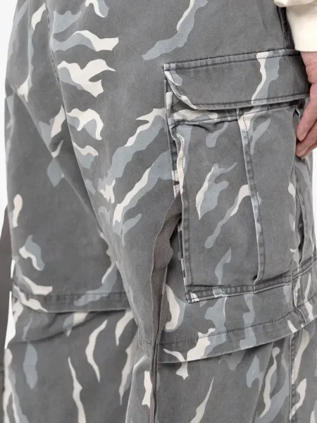 Pantaloni cargo Kamiya cu model camuflaj gri