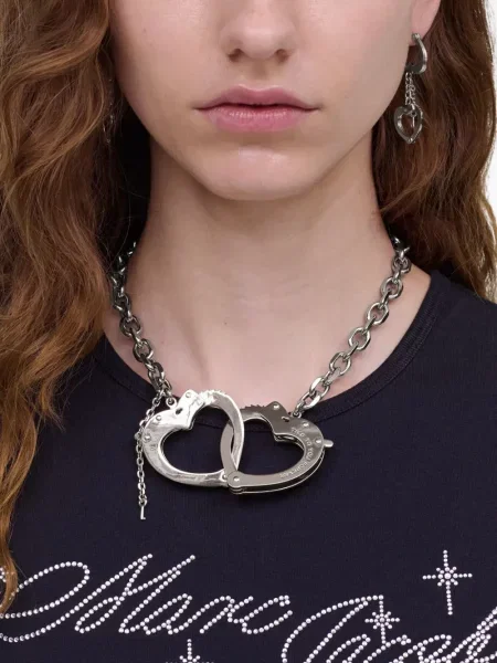 Colier Marc Jacobs cu motiv cu inimi argintiu