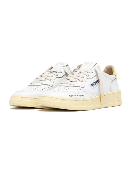 Sneakersy Autry białe