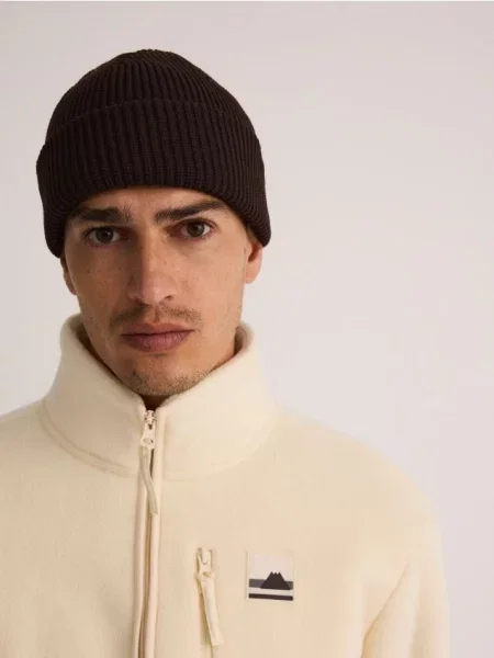 Трикотажная шляпа Reserved коричневая