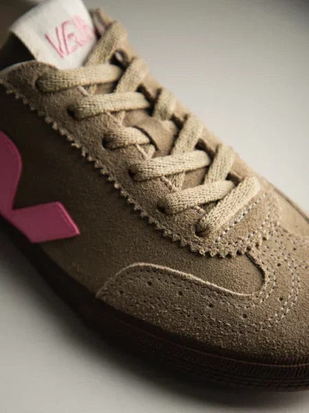 Superge iz semiša Veja VOLLEY SUEDE bela