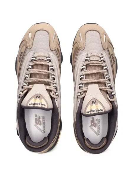 Sneakerși New Balance maro