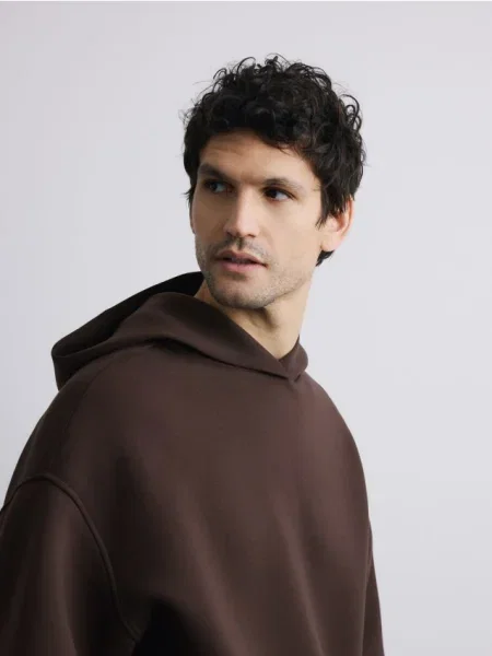 Hanorac cu glugă Reserved cu glugă maro