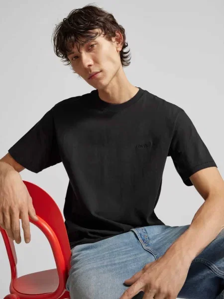T-shirt z wyhaftowanym logo Levi's czarna