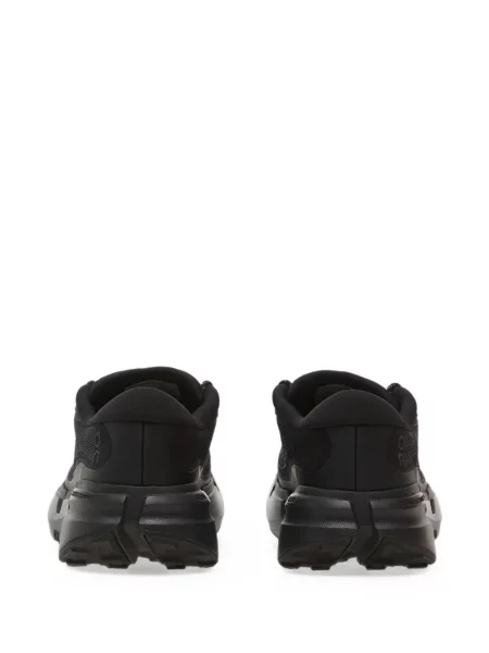 Sneakerși On negru