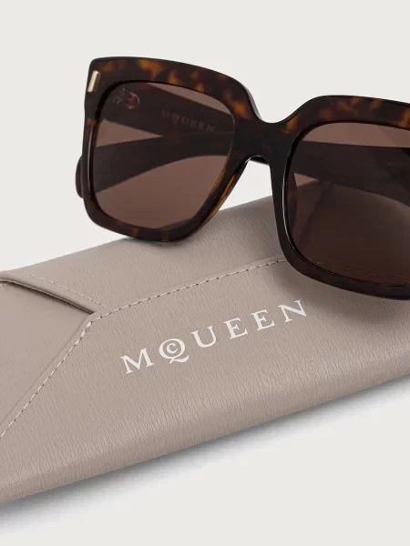 Солнцезащитные очки Alexander Mcqueen