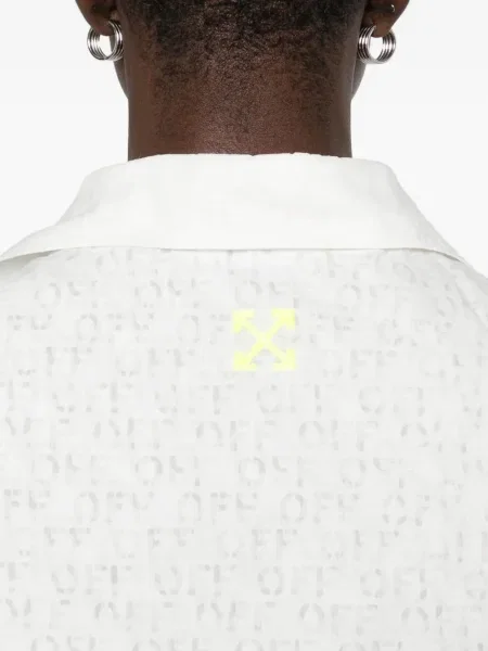 Top Off-white cu decolteu în V alb