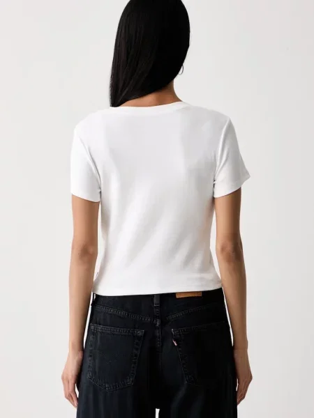 Levi's T-shirt damski z ESSENTIAL BABY biała