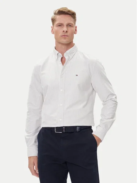 Риза Tommy Hilfiger синьо със стандартна кройка с яка с копче бежово