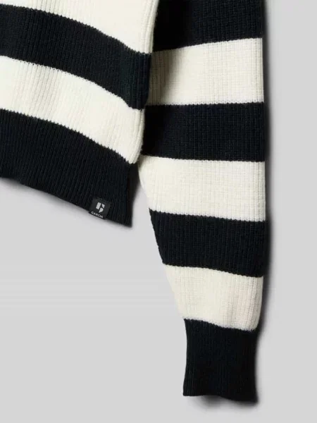 Sweter z dzianiny z prążkowanymi wykończeniami Garcia czarny