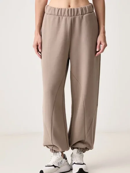 Emporio Armani pantaloni de trening pentru femei cu bej
