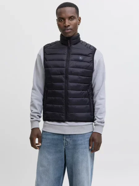 Утепленный жилет Jack & Jones черный