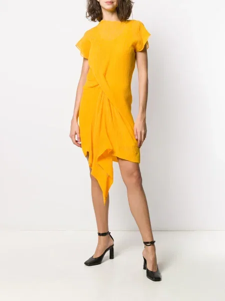 Rochie Nina Ricci drapată de costum galben