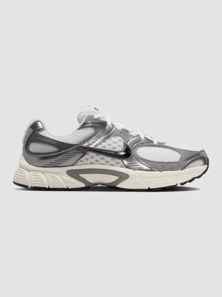 Кросівки повсякденні NIKE V5 Rnr срібний штучна шкіра/текстиль