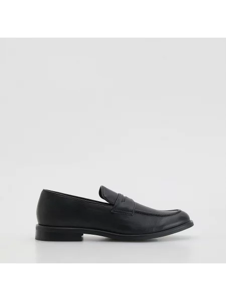 Reserved Bőr loafer cipő fekete