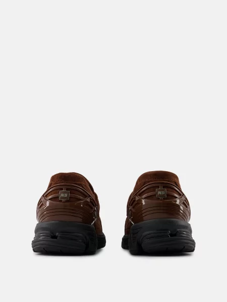 Замшеві лофери New Balance коричневі
