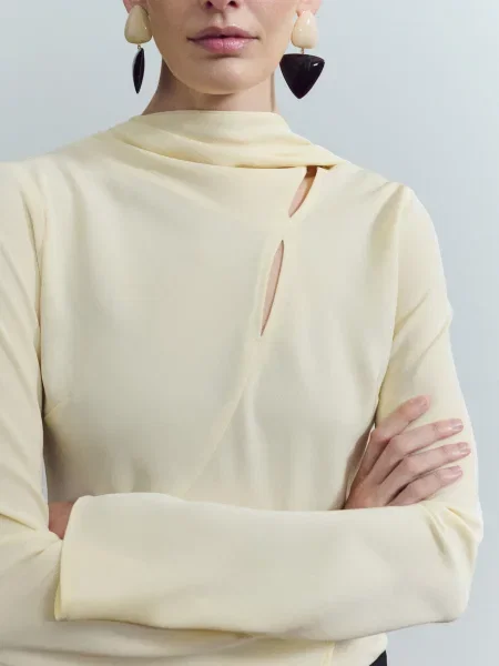 Блуза MANGO молочний