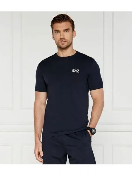 Tricou