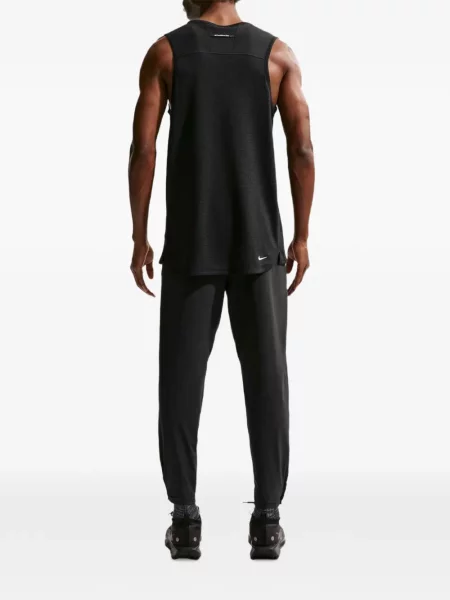 Tricou Nike cu broderie cu decolteu în V retro roz