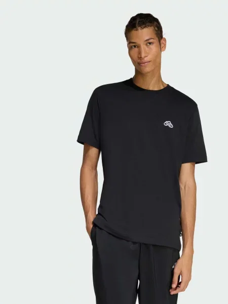 Футболка adidas чорний