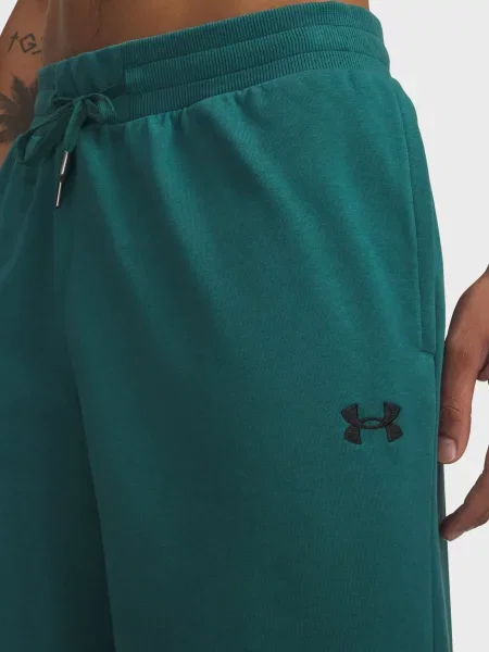 Шорты Under Armour зеленые