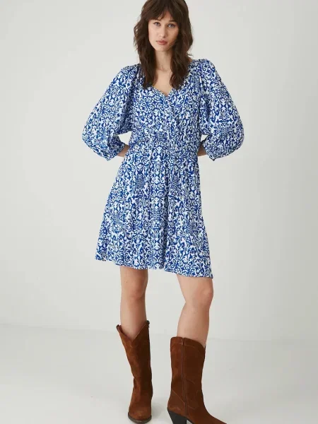 Рокля Medicine къса разкроена