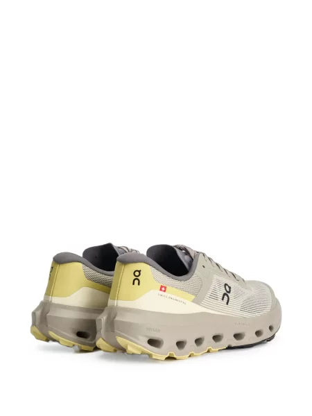 Sneakerși On